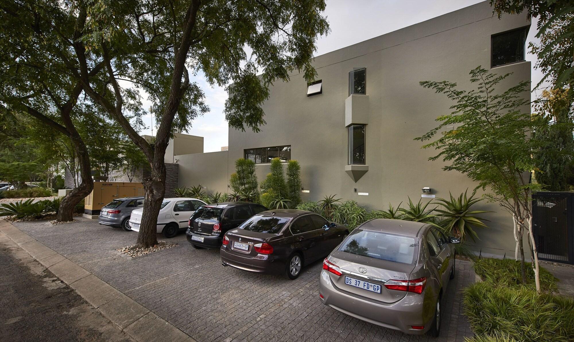 Dynasty Forest Sandown Self Catering Hotel Joanesburgo Exterior foto